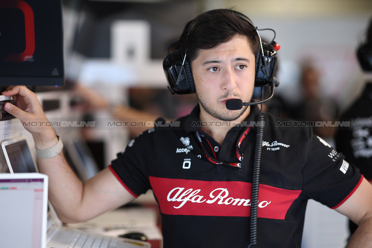 GP MIAMI, Alexander Chan, Alfa Romeo F1 Team Gara Engineer.

06.05.2023. Formula 1 World Championship, Rd 5, Miami Grand Prix, Miami, Florida, USA, Qualifiche Day.

 - www.xpbimages.com, EMail: requests@xpbimages.com ¬© Copyright: Gilbert / XPB Images