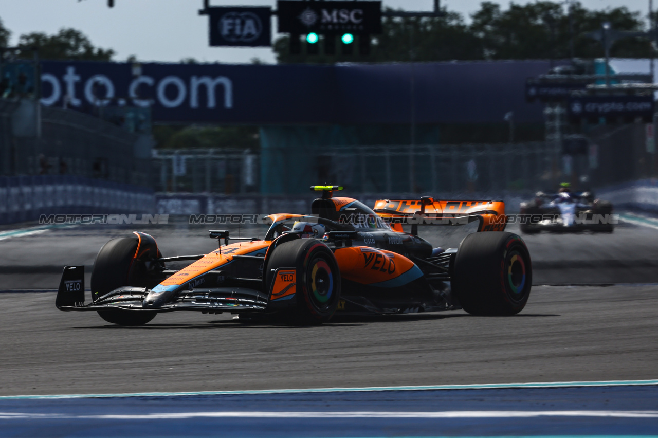 GP MIAMI, Lando Norris (GBR), McLaren F1 Team 
06.05.2023. Formula 1 World Championship, Rd 5, Miami Grand Prix, Miami, Florida, USA, Qualifiche Day.
- www.xpbimages.com, EMail: requests@xpbimages.com ¬© Copyright: Charniaux / XPB Images