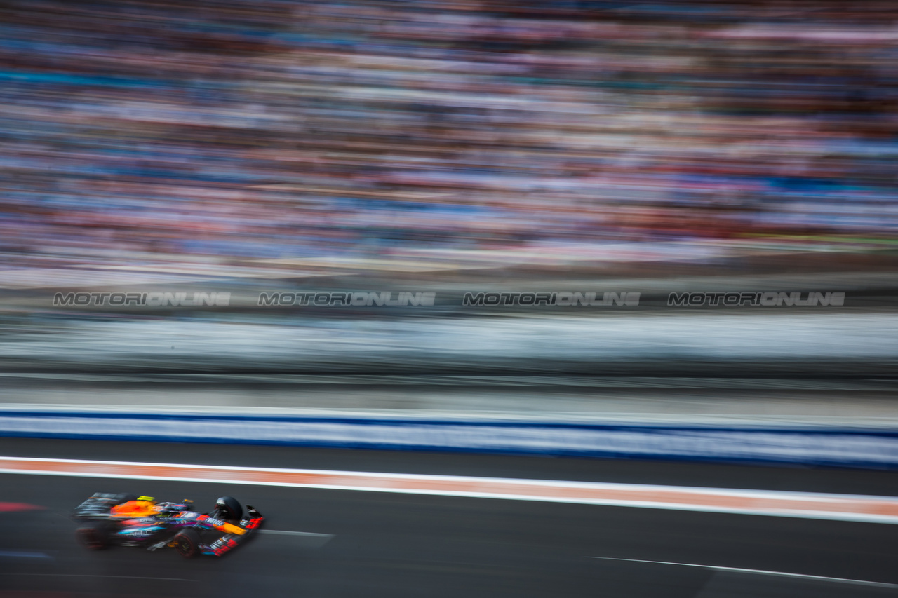 GP MIAMI, Sergio Perez (MEX) Red Bull Racing RB19.

06.05.2023. Formula 1 World Championship, Rd 5, Miami Grand Prix, Miami, Florida, USA, Qualifiche Day.

- www.xpbimages.com, EMail: requests@xpbimages.com ¬© Copyright: Bearne / XPB Images