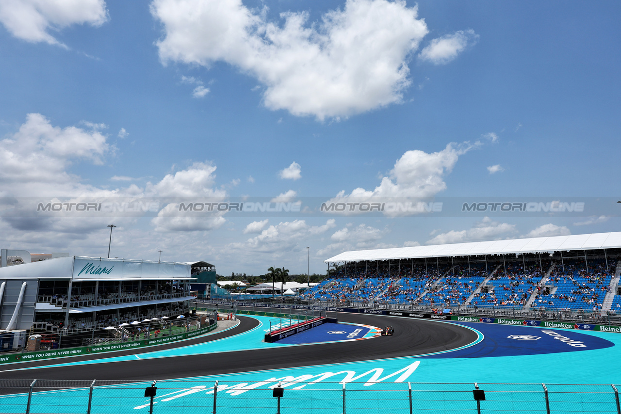 GP MIAMI, Sergio Perez (MEX) Red Bull Racing RB19.

06.05.2023. Formula 1 World Championship, Rd 5, Miami Grand Prix, Miami, Florida, USA, Qualifiche Day.

- www.xpbimages.com, EMail: requests@xpbimages.com ¬© Copyright: Moy / XPB Images