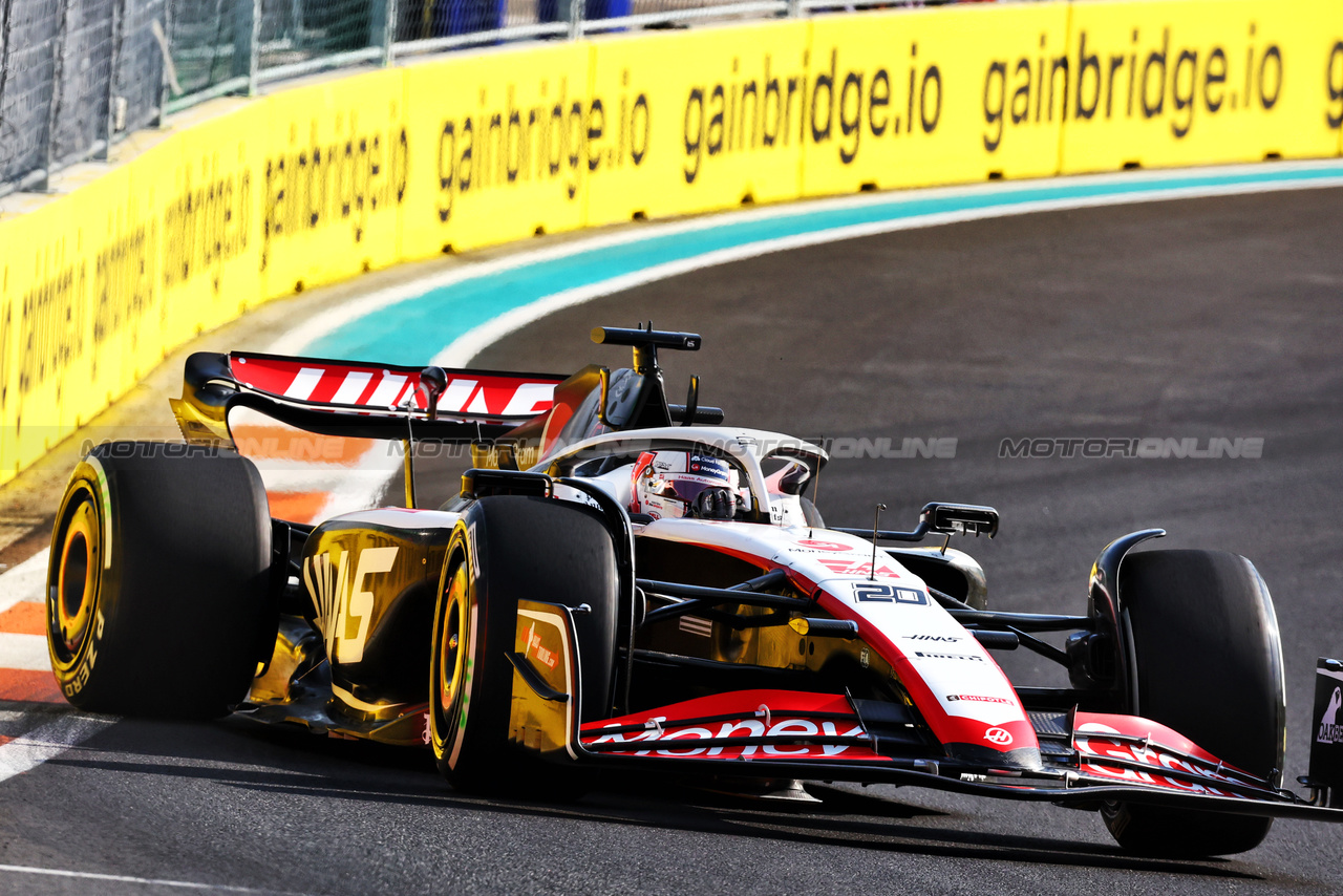 GP MIAMI, Kevin Magnussen (DEN) Haas VF-23 spins in the second practice session.

05.05.2023. Formula 1 World Championship, Rd 5, Miami Grand Prix, Miami, Florida, USA, Practice Day.

 - www.xpbimages.com, EMail: requests@xpbimages.com ¬© Copyright: Coates / XPB Images