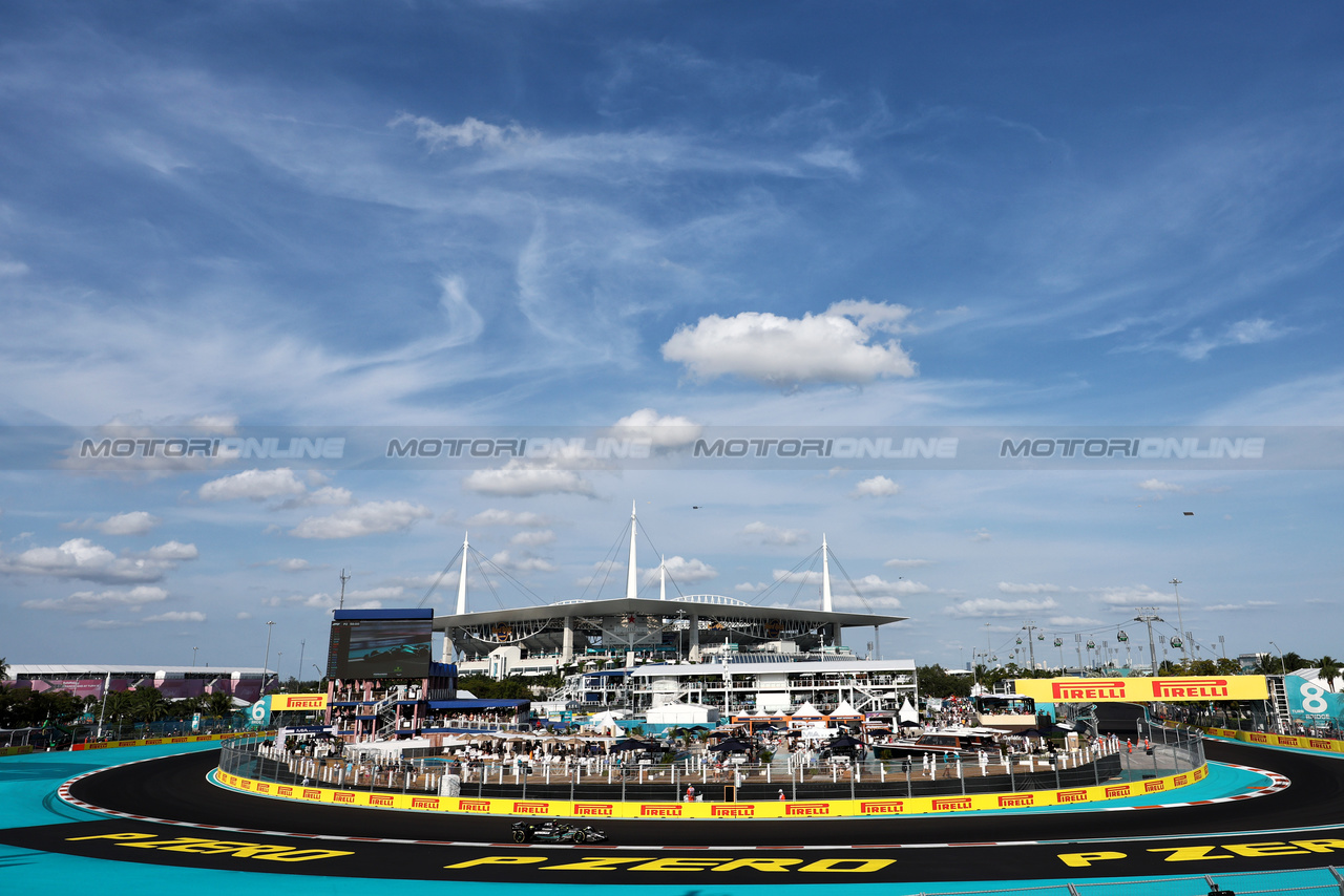 GP MIAMI, Lewis Hamilton (GBR) Mercedes AMG F1 W14.

05.05.2023. Formula 1 World Championship, Rd 5, Miami Grand Prix, Miami, Florida, USA, Practice Day.

- www.xpbimages.com, EMail: requests@xpbimages.com ¬© Copyright: Moy / XPB Images