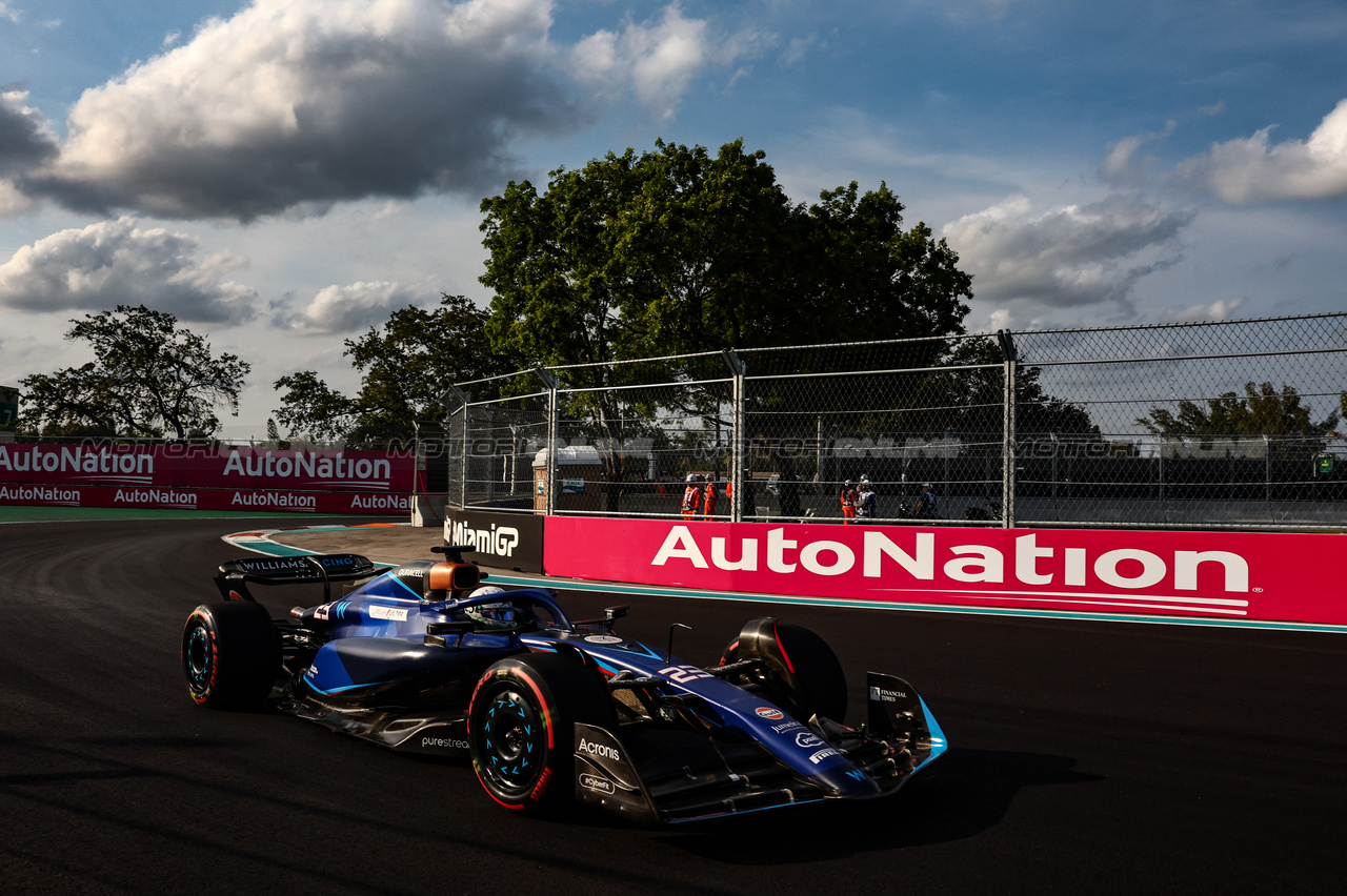 GP MIAMI, Alex Albon (THA), Williams F1 Team 
05.05.2023. Formula 1 World Championship, Rd 5, Miami Grand Prix, Miami, Florida, USA, Practice Day.
- www.xpbimages.com, EMail: requests@xpbimages.com ¬© Copyright: Charniaux / XPB Images
