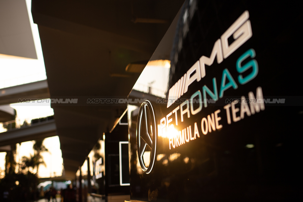 GP MIAMI, Paddock Atmosfera - Mercedes AMG F1 logo.

05.05.2023. Formula 1 World Championship, Rd 5, Miami Grand Prix, Miami, Florida, USA, Practice Day.

- www.xpbimages.com, EMail: requests@xpbimages.com ¬© Copyright: Price / XPB Images