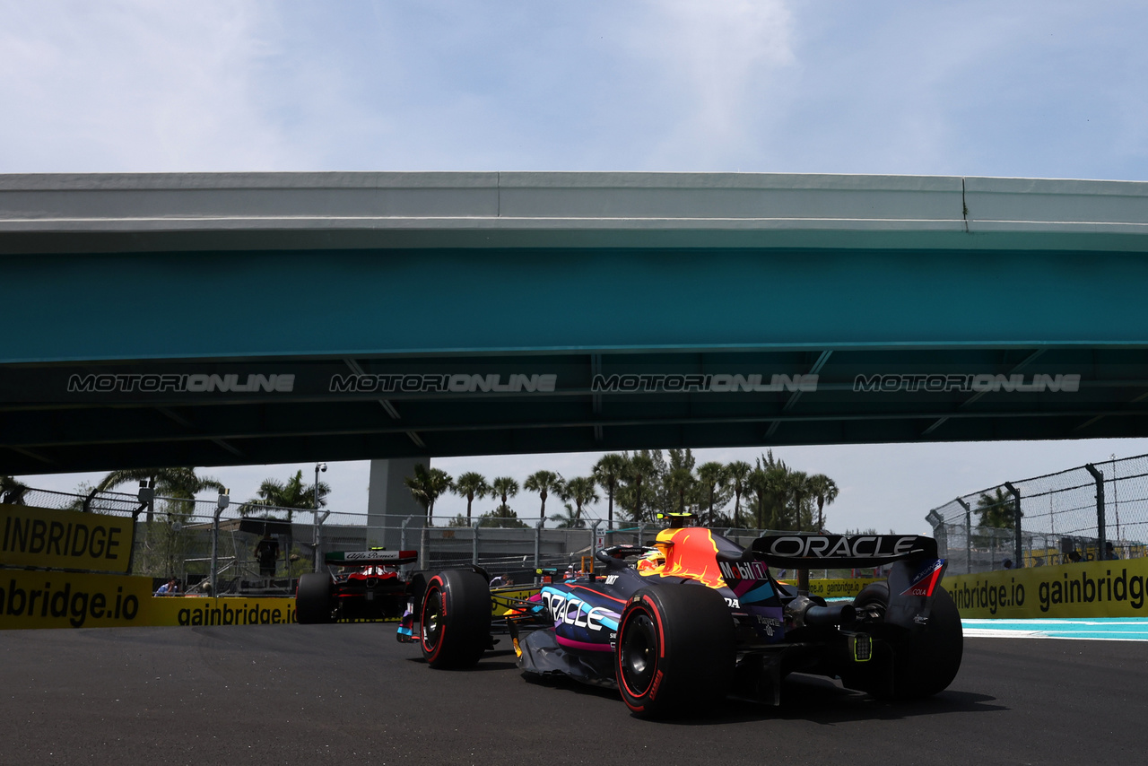 GP MIAMI, Sergio Perez (MEX) Red Bull Racing RB19.

05.05.2023. Formula 1 World Championship, Rd 5, Miami Grand Prix, Miami, Florida, USA, Practice Day.

- www.xpbimages.com, EMail: requests@xpbimages.com ¬© Copyright: Bearne / XPB Images