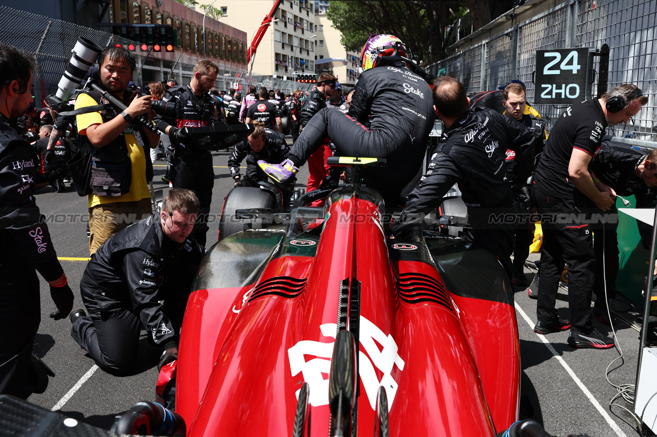 GP MONACO, Zhou Guanyu (CHN) Alfa Romeo F1 Team C43 on the grid.

28.05.2023. Formula 1 World Championship, Rd 7, Monaco Grand Prix, Monte Carlo, Monaco, Gara Day.

- www.xpbimages.com, EMail: requests@xpbimages.com ¬© Copyright: Batchelor / XPB Images
