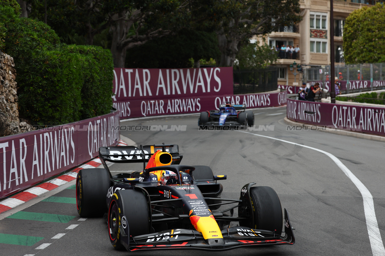 GP MONACO, Max Verstappen (NLD) Red Bull Racing RB19.

28.05.2023. Formula 1 World Championship, Rd 7, Monaco Grand Prix, Monte Carlo, Monaco, Gara Day.

- www.xpbimages.com, EMail: requests@xpbimages.com ¬© Copyright: Batchelor / XPB Images