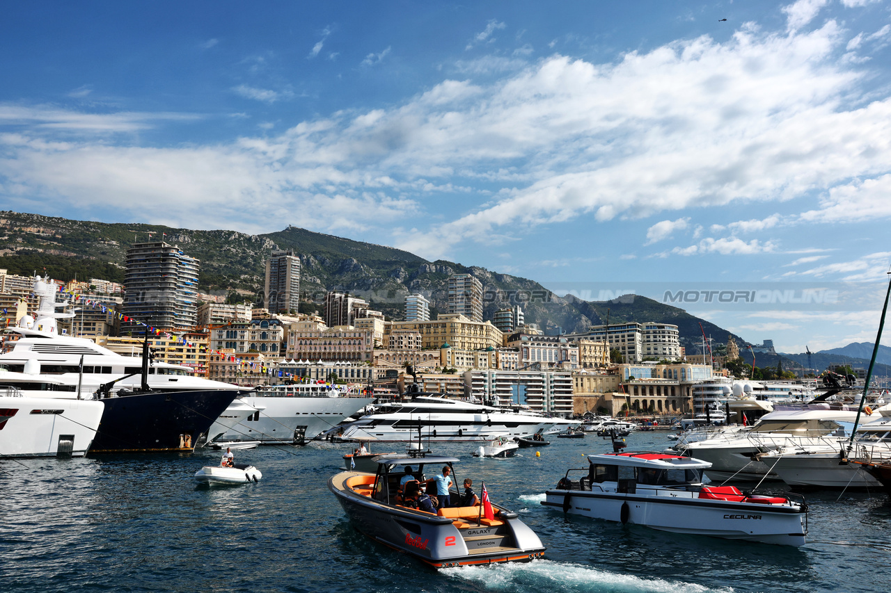 GP MONACO, Boats in the scenic Monaco Harbour.

28.05.2023. Formula 1 World Championship, Rd 7, Monaco Grand Prix, Monte Carlo, Monaco, Gara Day.

 - www.xpbimages.com, EMail: requests@xpbimages.com ¬© Copyright: Coates / XPB Images