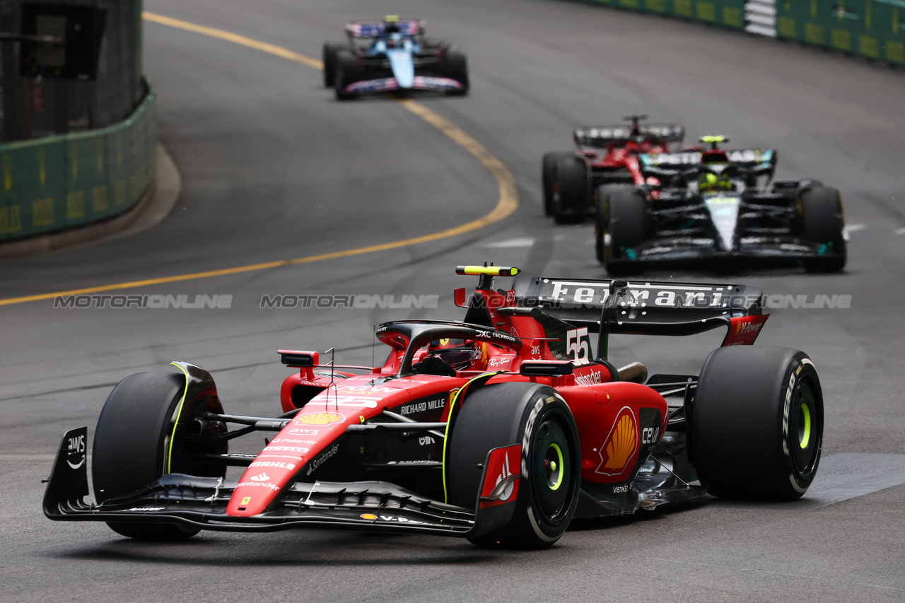 GP MONACO, Carlos Sainz Jr (ESP) Ferrari SF-23.

28.05.2023. Formula 1 World Championship, Rd 7, Monaco Grand Prix, Monte Carlo, Monaco, Gara Day.

- www.xpbimages.com, EMail: requests@xpbimages.com ¬© Copyright: Charniaux / XPB Images