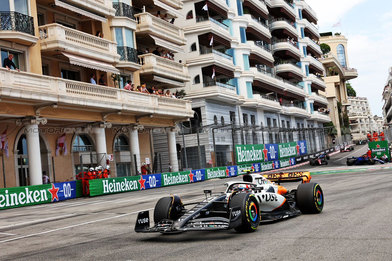 GP MONACO, Lando Norris (GBR) McLaren MCL60.

28.05.2023. Formula 1 World Championship, Rd 7, Monaco Grand Prix, Monte Carlo, Monaco, Gara Day.

- www.xpbimages.com, EMail: requests@xpbimages.com ¬© Copyright: Bearne / XPB Images