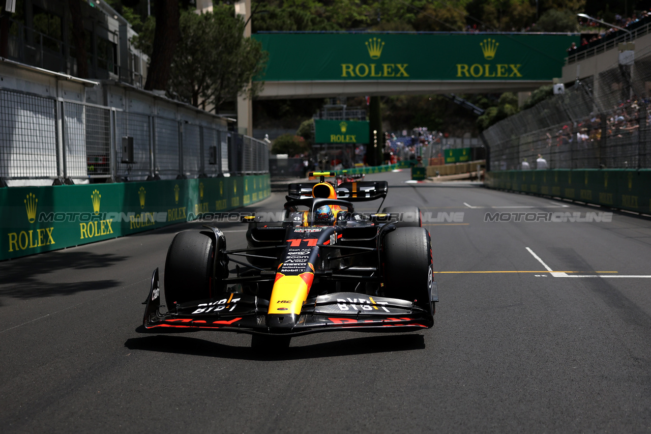 GP MONACO, Sergio Perez (MEX) Red Bull Racing RB19 on the grid.

28.05.2023. Formula 1 World Championship, Rd 7, Monaco Grand Prix, Monte Carlo, Monaco, Gara Day.

- www.xpbimages.com, EMail: requests@xpbimages.com ¬© Copyright: Bearne / XPB Images