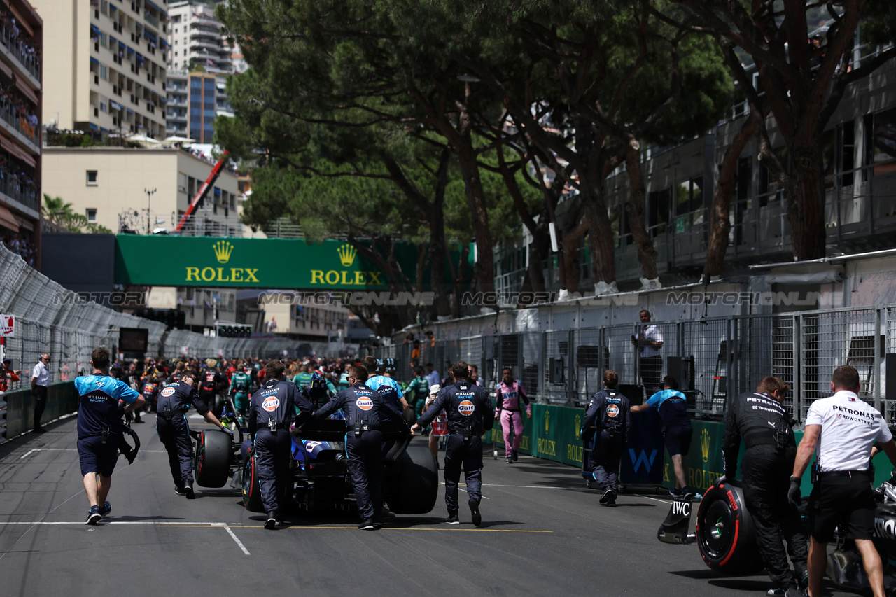 GP MONACO, Logan Sargeant (USA) Williams Racing FW45 on the grid.

28.05.2023. Formula 1 World Championship, Rd 7, Monaco Grand Prix, Monte Carlo, Monaco, Gara Day.

- www.xpbimages.com, EMail: requests@xpbimages.com ¬© Copyright: Bearne / XPB Images