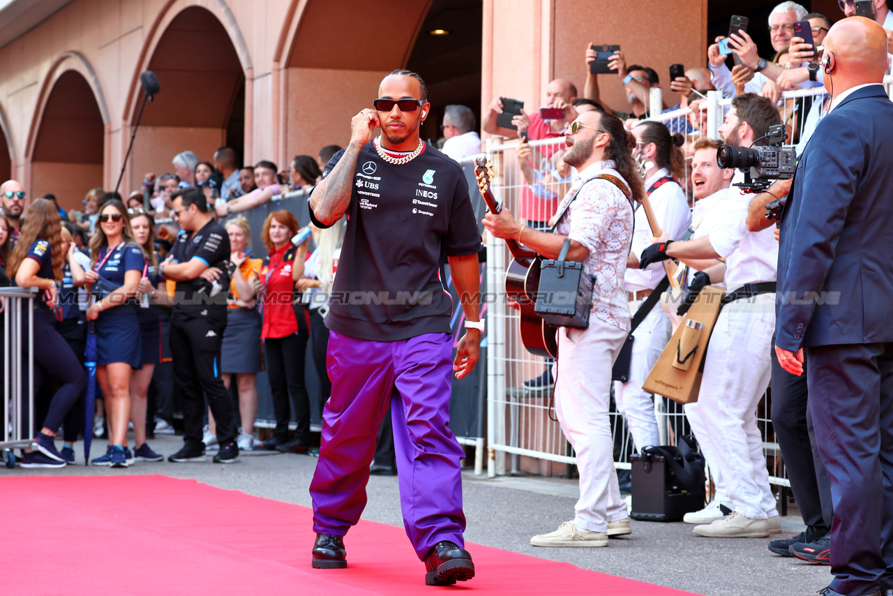 GP MONACO, Lewis Hamilton (GBR) Mercedes AMG F1 on the drivers' parade.

28.05.2023. Formula 1 World Championship, Rd 7, Monaco Grand Prix, Monte Carlo, Monaco, Gara Day.

 - www.xpbimages.com, EMail: requests@xpbimages.com ¬© Copyright: Coates / XPB Images