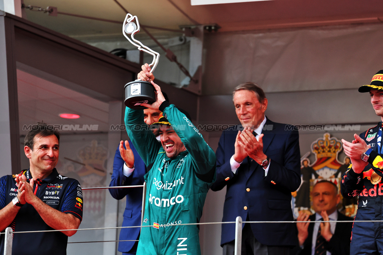 GP MONACO, Fernando Alonso (ESP) Aston Martin F1 Team celebrates his second position on the podium.

28.05.2023. Formula 1 World Championship, Rd 7, Monaco Grand Prix, Monte Carlo, Monaco, Gara Day.

- www.xpbimages.com, EMail: requests@xpbimages.com ¬© Copyright: Moy / XPB Images