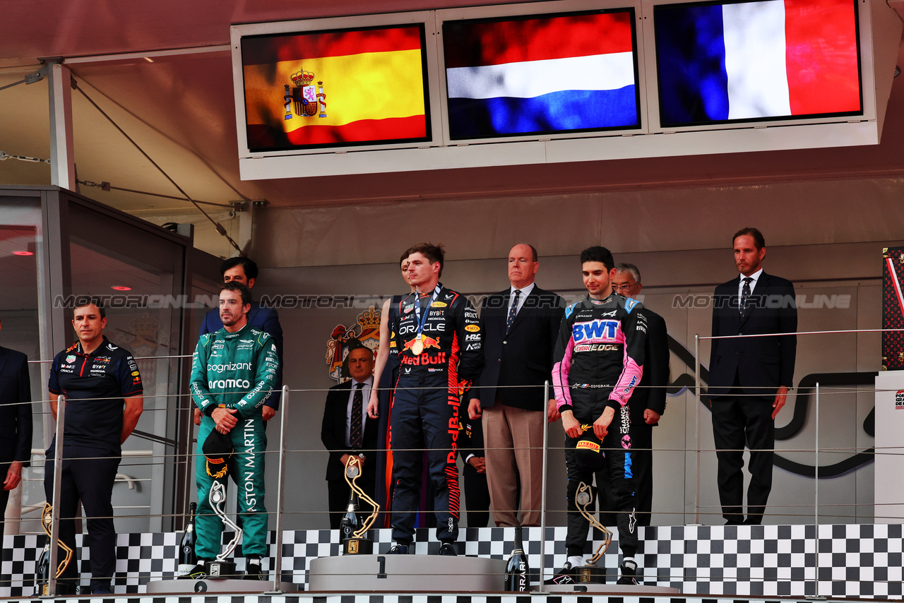 GP MONACO, The podium (L to R): Pierre Wache (FRA) Red Bull Racing Technical Director; Fernando Alonso (ESP) Aston Martin F1 Team, second; Max Verstappen (NLD) Red Bull Racing, vincitore; Esteban Ocon (FRA) Alpine F1 Team, third.

28.05.2023. Formula 1 World Championship, Rd 7, Monaco Grand Prix, Monte Carlo, Monaco, Gara Day.

- www.xpbimages.com, EMail: requests@xpbimages.com ¬© Copyright: Moy / XPB Images