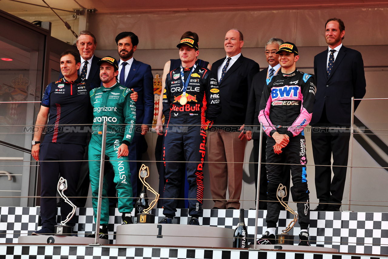GP MONACO, The podium (L to R): Pierre Wache (FRA) Red Bull Racing Technical Director; Fernando Alonso (ESP) Aston Martin F1 Team, second; Max Verstappen (NLD) Red Bull Racing, vincitore; Esteban Ocon (FRA) Alpine F1 Team, third.

28.05.2023. Formula 1 World Championship, Rd 7, Monaco Grand Prix, Monte Carlo, Monaco, Gara Day.

- www.xpbimages.com, EMail: requests@xpbimages.com ¬© Copyright: Moy / XPB Images