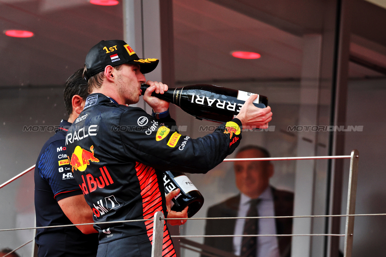 GP MONACO, Gara winner Max Verstappen (NLD) Red Bull Racing celebrates on the podium.

28.05.2023. Formula 1 World Championship, Rd 7, Monaco Grand Prix, Monte Carlo, Monaco, Gara Day.

- www.xpbimages.com, EMail: requests@xpbimages.com ¬© Copyright: Moy / XPB Images