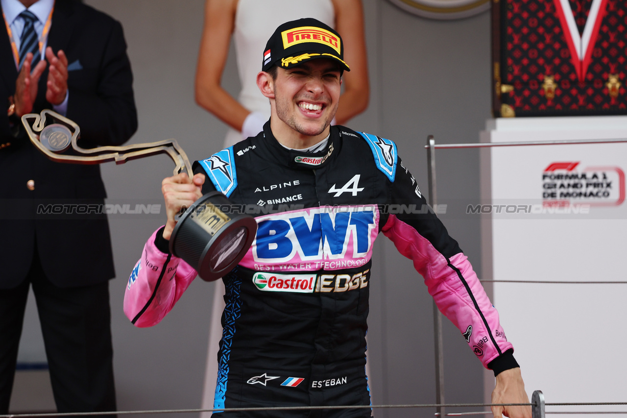 GP MONACO, Esteban Ocon (FRA) Alpine F1 Team celebrates his third position on the podium.

28.05.2023. Formula 1 World Championship, Rd 7, Monaco Grand Prix, Monte Carlo, Monaco, Gara Day.

- www.xpbimages.com, EMail: requests@xpbimages.com ¬© Copyright: Batchelor / XPB Images