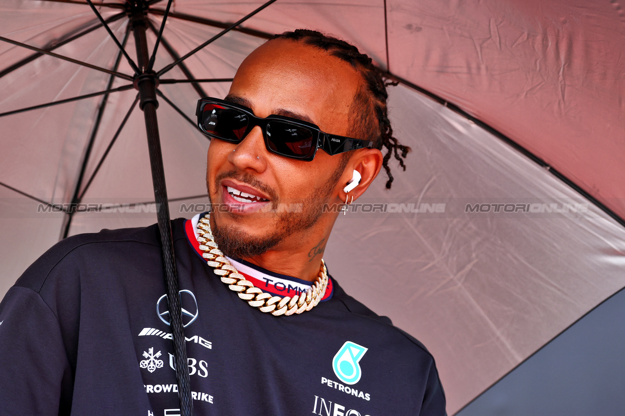 GP MONACO, Lewis Hamilton (GBR) Mercedes AMG F1 on the drivers' parade.

28.05.2023. Formula 1 World Championship, Rd 7, Monaco Grand Prix, Monte Carlo, Monaco, Gara Day.

 - www.xpbimages.com, EMail: requests@xpbimages.com ¬© Copyright: Coates / XPB Images