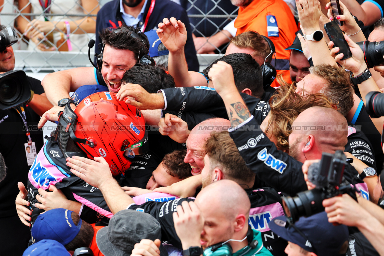 GP MONACO, Esteban Ocon (FRA) Alpine F1 Team celebrates his third position with the team in parc ferme.

28.05.2023. Formula 1 World Championship, Rd 7, Monaco Grand Prix, Monte Carlo, Monaco, Gara Day.

- www.xpbimages.com, EMail: requests@xpbimages.com ¬© Copyright: Batchelor / XPB Images