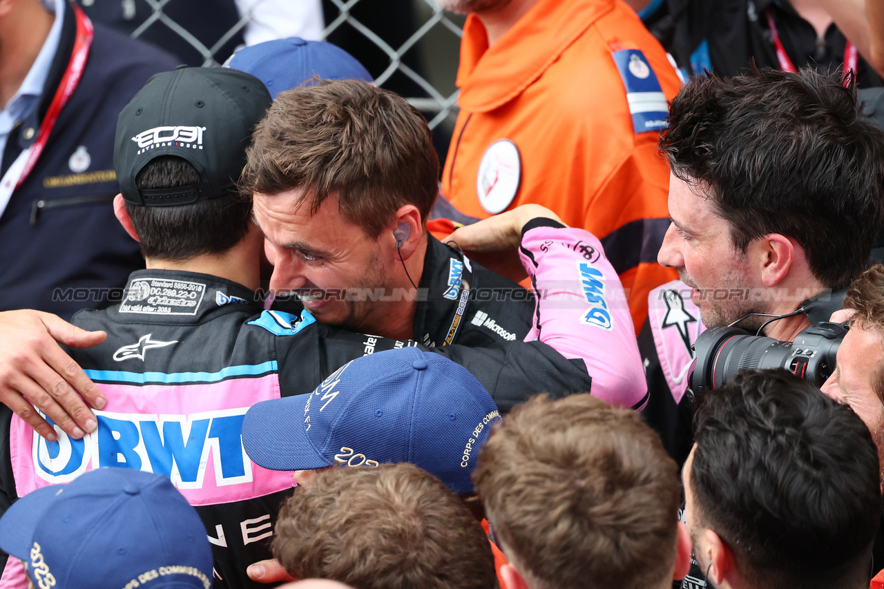 GP MONACO, Esteban Ocon (FRA) Alpine F1 Team celebrates his third position with the team in parc ferme.

28.05.2023. Formula 1 World Championship, Rd 7, Monaco Grand Prix, Monte Carlo, Monaco, Gara Day.

- www.xpbimages.com, EMail: requests@xpbimages.com ¬© Copyright: Batchelor / XPB Images