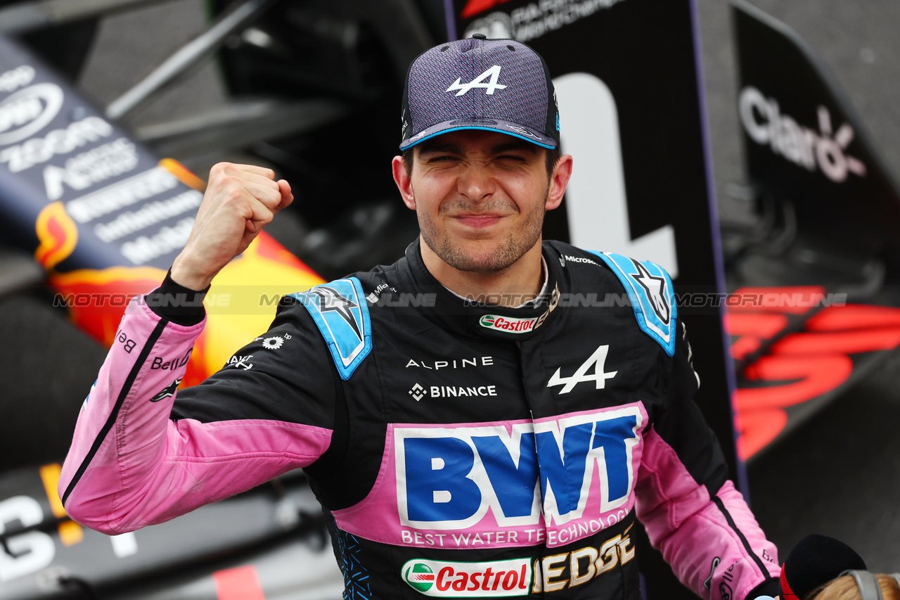 GP MONACO, Esteban Ocon (FRA) Alpine F1 Team celebrates his third position in parc ferme.

28.05.2023. Formula 1 World Championship, Rd 7, Monaco Grand Prix, Monte Carlo, Monaco, Gara Day.

- www.xpbimages.com, EMail: requests@xpbimages.com ¬© Copyright: Batchelor / XPB Images