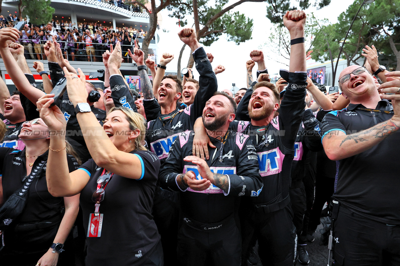 GP MONACO, Alpine F1 Team celebrate third position for Esteban Ocon (FRA) Alpine F1 Team.

28.05.2023. Formula 1 World Championship, Rd 7, Monaco Grand Prix, Monte Carlo, Monaco, Gara Day.

- www.xpbimages.com, EMail: requests@xpbimages.com ¬© Copyright: Charniaux / XPB Images