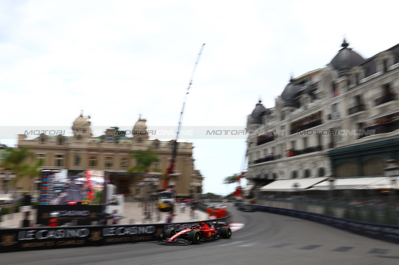 GP MONACO, Carlos Sainz Jr (ESP) Ferrari SF-23.

28.05.2023. Formula 1 World Championship, Rd 7, Monaco Grand Prix, Monte Carlo, Monaco, Gara Day.

 - www.xpbimages.com, EMail: requests@xpbimages.com ¬© Copyright: Coates / XPB Images