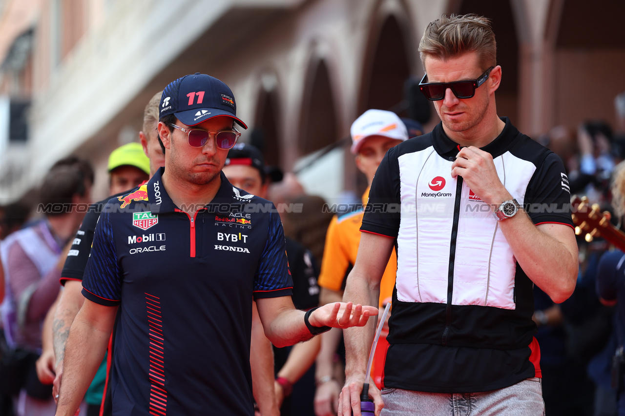 GP MONACO, (L to R): Sergio Perez (MEX) Red Bull Racing with Nico Hulkenberg (GER) Haas F1 Team on the drivers' parade.

28.05.2023. Formula 1 World Championship, Rd 7, Monaco Grand Prix, Monte Carlo, Monaco, Gara Day.

- www.xpbimages.com, EMail: requests@xpbimages.com ¬© Copyright: Batchelor / XPB Images
