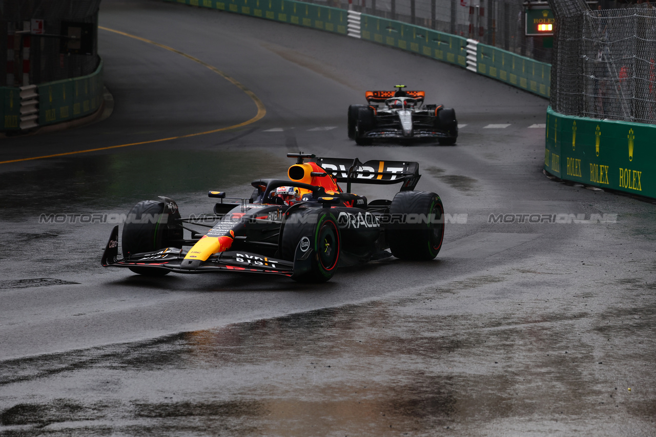 GP MONACO, Max Verstappen (NLD) Red Bull Racing RB19.

28.05.2023. Formula 1 World Championship, Rd 7, Monaco Grand Prix, Monte Carlo, Monaco, Gara Day.

- www.xpbimages.com, EMail: requests@xpbimages.com ¬© Copyright: Charniaux / XPB Images