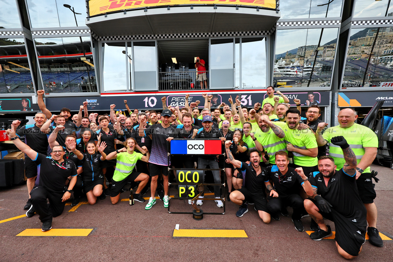 GP MONACO, Esteban Ocon (FRA) Alpine F1 Team celebrates his third position with Pierre Gasly (FRA) Alpine F1 Team; Laurent Rossi (FRA) Alpine Chief Executive Officer; e the team.

28.05.2023. Formula 1 World Championship, Rd 7, Monaco Grand Prix, Monte Carlo, Monaco, Gara Day.

- www.xpbimages.com, EMail: requests@xpbimages.com ¬© Copyright: Charniaux / XPB Images