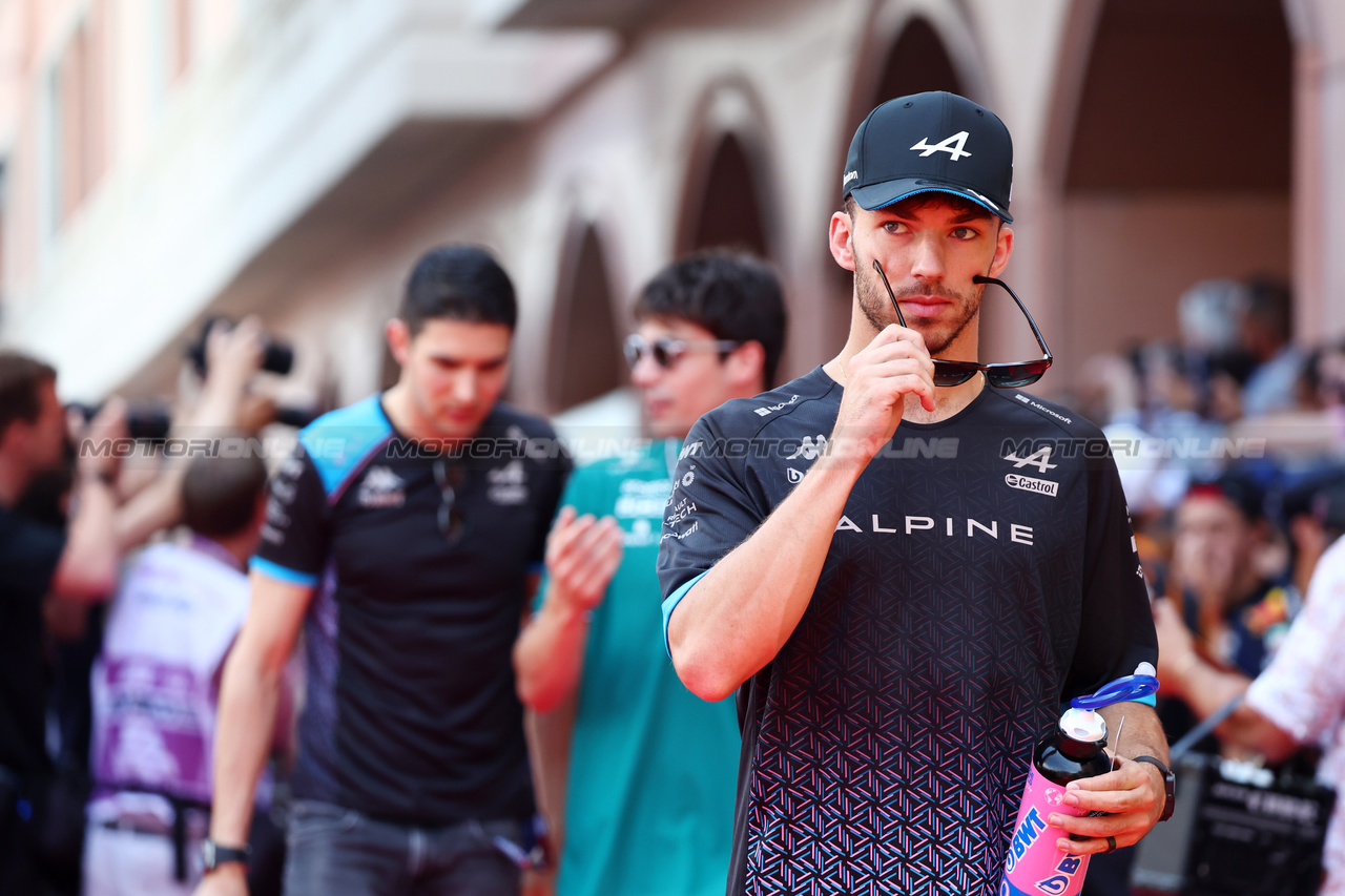 GP MONACO, Pierre Gasly (FRA) Alpine F1 Team on the drivers' parade.

28.05.2023. Formula 1 World Championship, Rd 7, Monaco Grand Prix, Monte Carlo, Monaco, Gara Day.

- www.xpbimages.com, EMail: requests@xpbimages.com ¬© Copyright: Batchelor / XPB Images