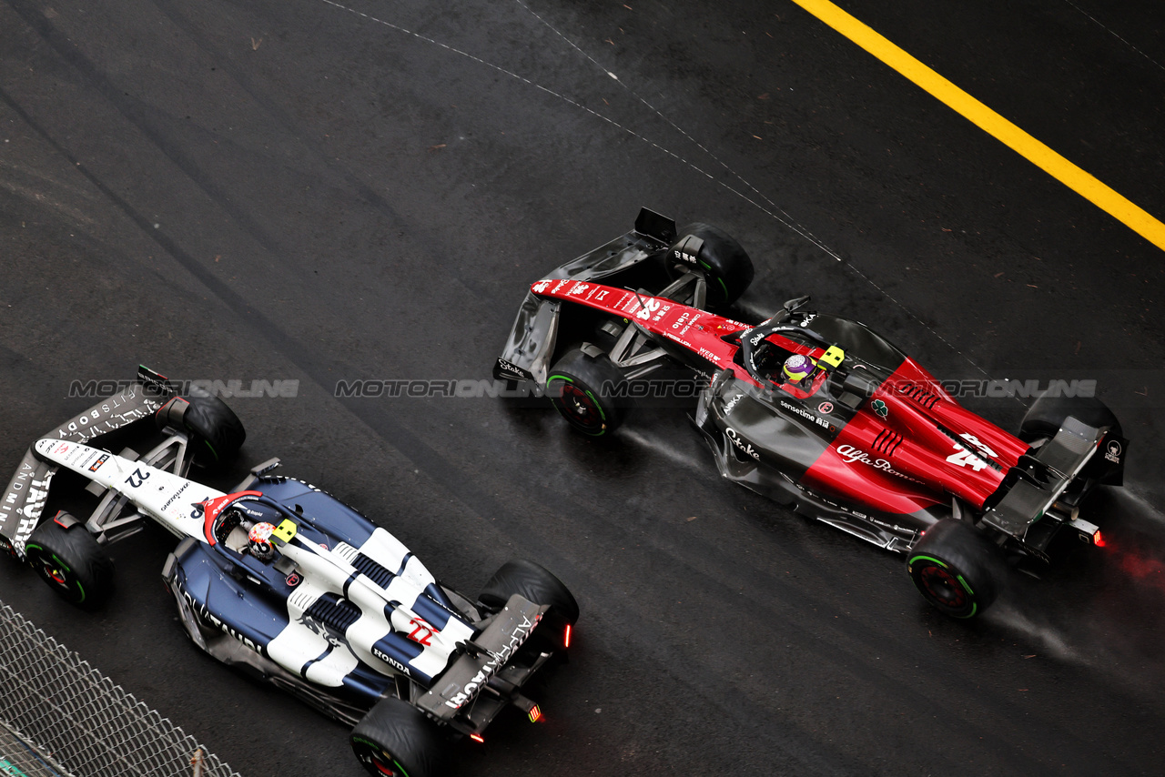 GP MONACO, Yuki Tsunoda (JPN) AlphaTauri AT04 e Zhou Guanyu (CHN) Alfa Romeo F1 Team C43.

28.05.2023. Formula 1 World Championship, Rd 7, Monaco Grand Prix, Monte Carlo, Monaco, Gara Day.

- www.xpbimages.com, EMail: requests@xpbimages.com ¬© Copyright: Moy / XPB Images