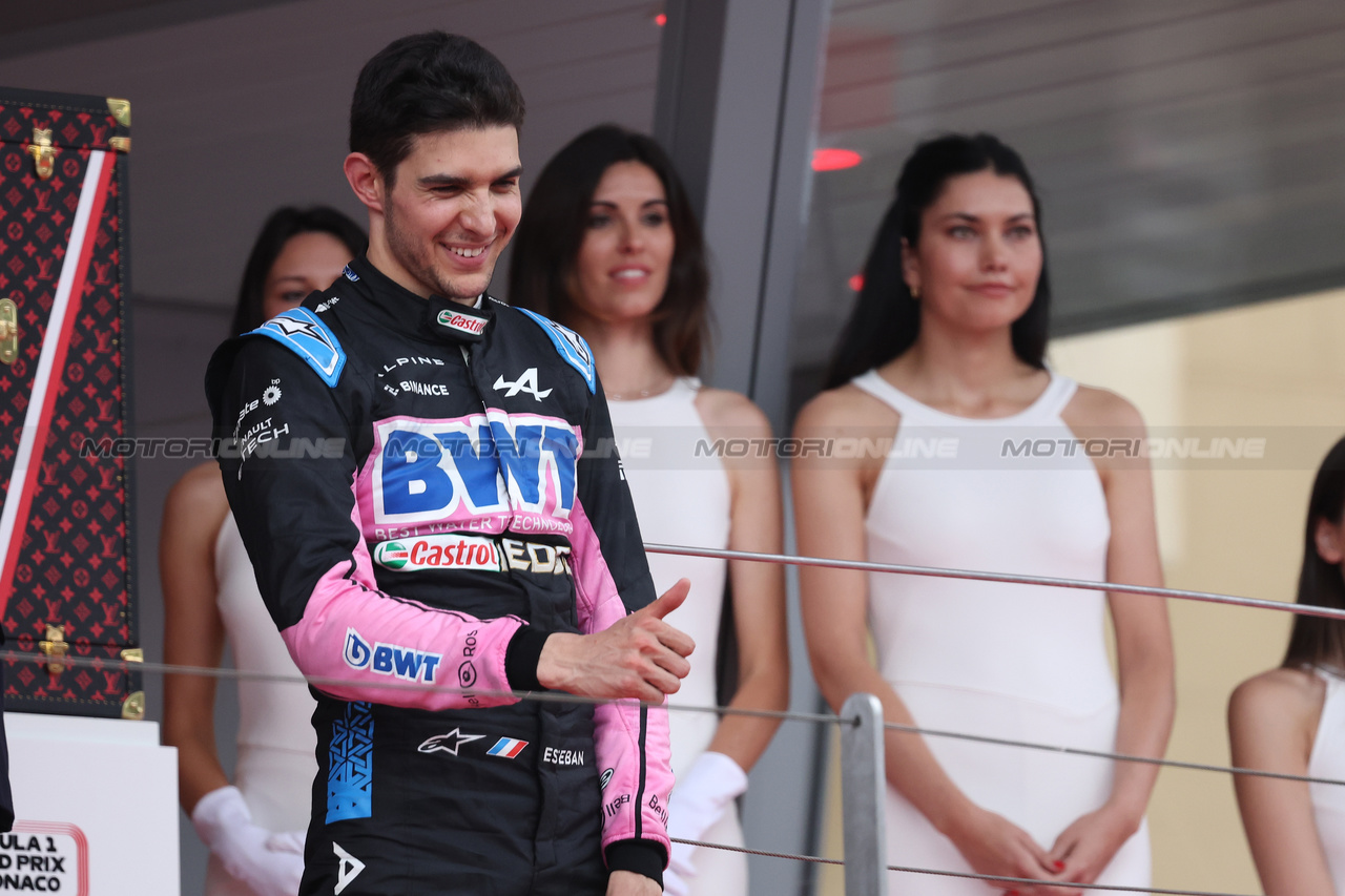 GP MONACO, Esteban Ocon (FRA) Alpine F1 Team celebrates his third position on the podium.

28.05.2023. Formula 1 World Championship, Rd 7, Monaco Grand Prix, Monte Carlo, Monaco, Gara Day.

- www.xpbimages.com, EMail: requests@xpbimages.com ¬© Copyright: Bearne / XPB Images