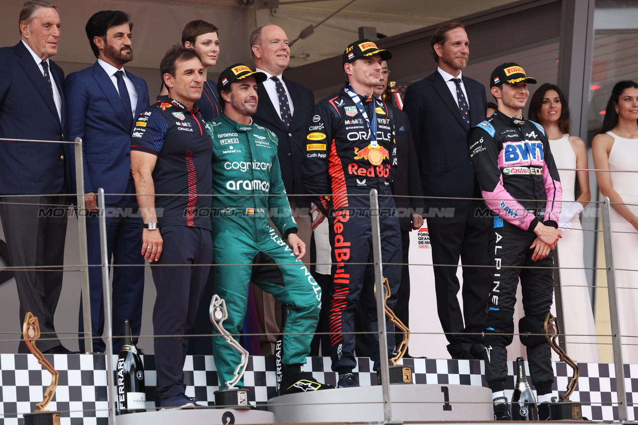 GP MONACO, The podium (L to R): Pierre Wache (FRA) Red Bull Racing Technical Director; Fernando Alonso (ESP) Aston Martin F1 Team, second; Max Verstappen (NLD) Red Bull Racing, vincitore; Esteban Ocon (FRA) Alpine F1 Team, third.

28.05.2023. Formula 1 World Championship, Rd 7, Monaco Grand Prix, Monte Carlo, Monaco, Gara Day.

- www.xpbimages.com, EMail: requests@xpbimages.com ¬© Copyright: Bearne / XPB Images