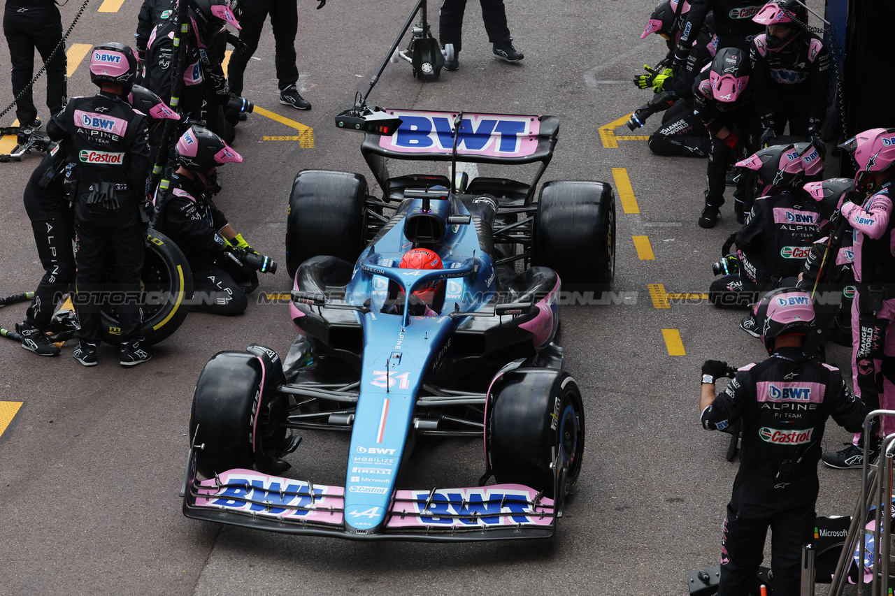 GP MONACO, Esteban Ocon (FRA) Alpine F1 Team A523 makes a pit stop.

28.05.2023. Formula 1 World Championship, Rd 7, Monaco Grand Prix, Monte Carlo, Monaco, Gara Day.

- www.xpbimages.com, EMail: requests@xpbimages.com ¬© Copyright: Bearne / XPB Images
