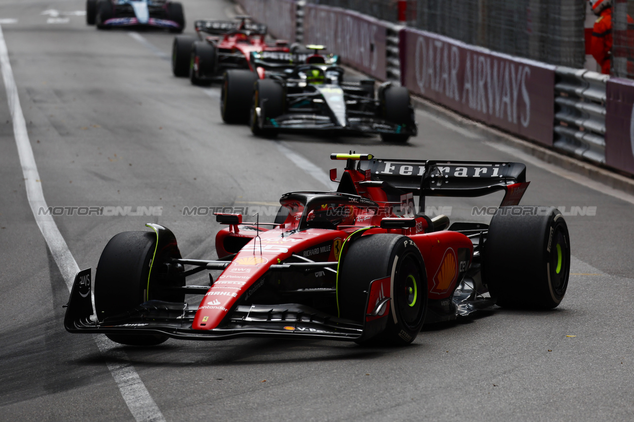 GP MONACO, Carlos Sainz Jr (ESP) Ferrari SF-23.

28.05.2023. Formula 1 World Championship, Rd 7, Monaco Grand Prix, Monte Carlo, Monaco, Gara Day.

 - www.xpbimages.com, EMail: requests@xpbimages.com ¬© Copyright: Coates / XPB Images