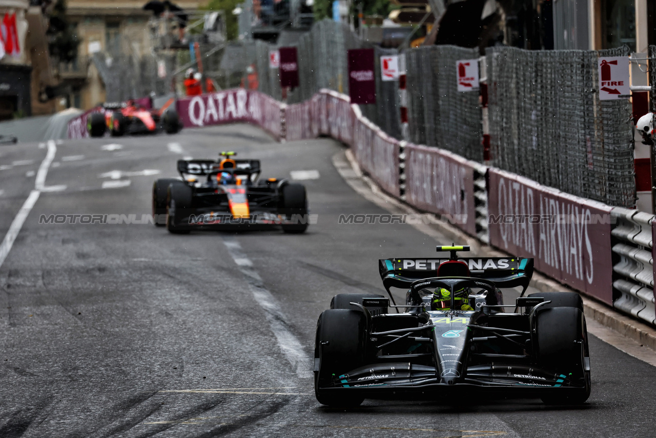 GP MONACO, Lewis Hamilton (GBR) Mercedes AMG F1 W14.

28.05.2023. Formula 1 World Championship, Rd 7, Monaco Grand Prix, Monte Carlo, Monaco, Gara Day.

 - www.xpbimages.com, EMail: requests@xpbimages.com ¬© Copyright: Coates / XPB Images