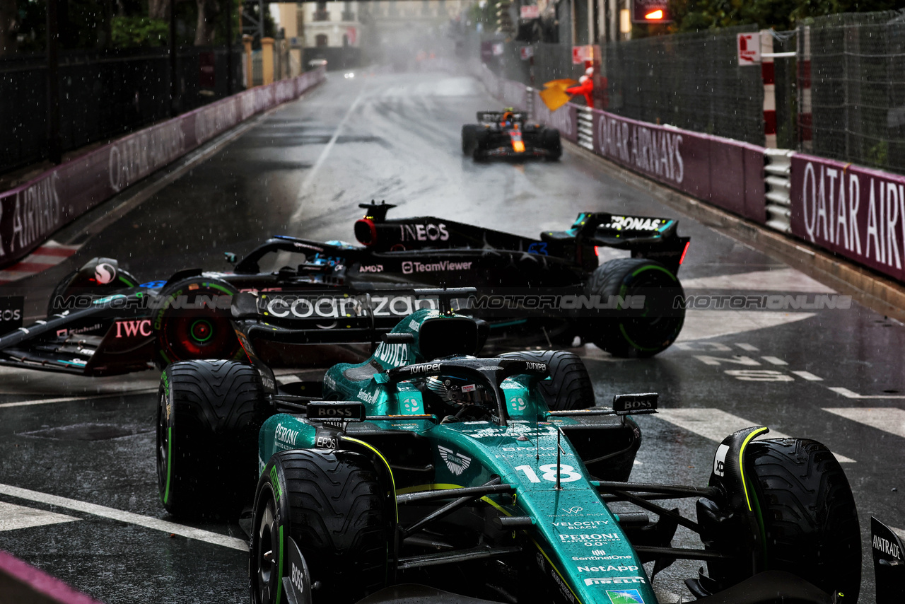 GP MONACO, Lance Stroll (CDN) Aston Martin F1 Team AMR23 e George Russell (GBR) Mercedes AMG F1 W14 run wide.

28.05.2023. Formula 1 World Championship, Rd 7, Monaco Grand Prix, Monte Carlo, Monaco, Gara Day.

 - www.xpbimages.com, EMail: requests@xpbimages.com ¬© Copyright: Coates / XPB Images