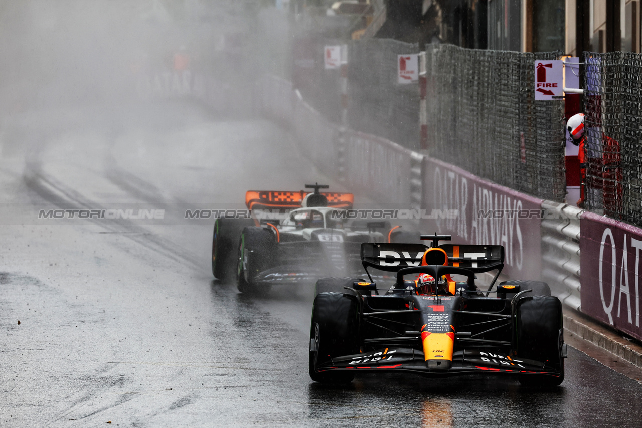 GP MONACO, Max Verstappen (NLD) Red Bull Racing RB19.

28.05.2023. Formula 1 World Championship, Rd 7, Monaco Grand Prix, Monte Carlo, Monaco, Gara Day.

 - www.xpbimages.com, EMail: requests@xpbimages.com ¬© Copyright: Coates / XPB Images