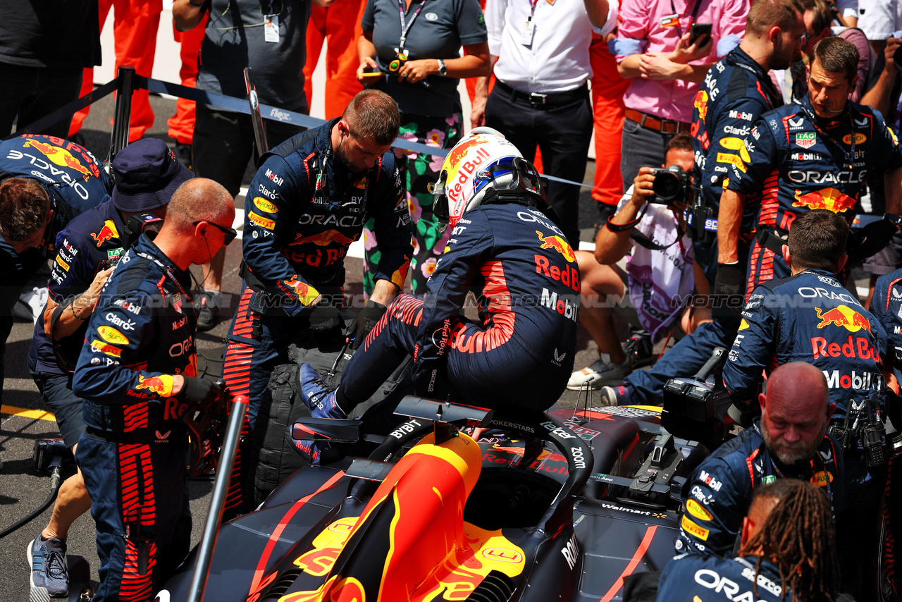 GP MONACO, Max Verstappen (NLD) Red Bull Racing RB19 on the grid.

28.05.2023. Formula 1 World Championship, Rd 7, Monaco Grand Prix, Monte Carlo, Monaco, Gara Day.

 - www.xpbimages.com, EMail: requests@xpbimages.com ¬© Copyright: Coates / XPB Images
