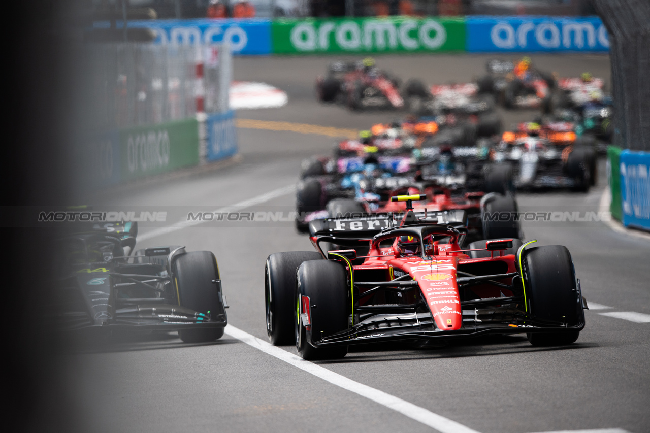 GP MONACO, Carlos Sainz Jr (ESP) Ferrari SF-23 at the partenza of the race.

28.05.2023. Formula 1 World Championship, Rd 7, Monaco Grand Prix, Monte Carlo, Monaco, Gara Day.

- www.xpbimages.com, EMail: requests@xpbimages.com ¬© Copyright: Price / XPB Images