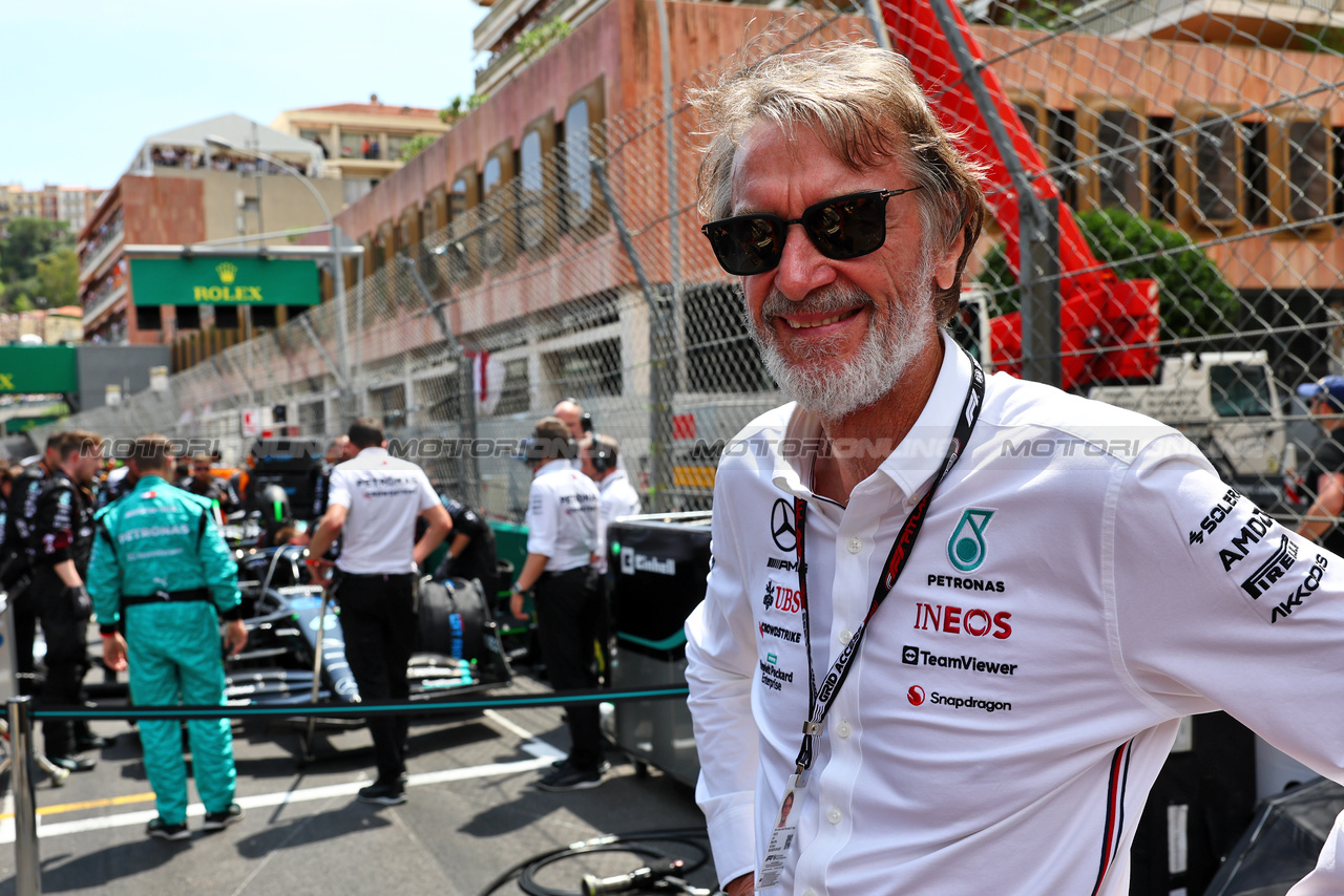 GP MONACO, Jim Ratcliffe (GBR) Chief Executive Officer of Ineos / Mercedes AMG F1 Shareholder on the grid.

28.05.2023. Formula 1 World Championship, Rd 7, Monaco Grand Prix, Monte Carlo, Monaco, Gara Day.

- www.xpbimages.com, EMail: requests@xpbimages.com ¬© Copyright: Batchelor / XPB Images