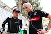 GP MONACO, (L to R): Zhou Guanyu (CHN) Alfa Romeo F1 Team with Alessandro Alunni Bravi (ITA) Alfa Romeo F1 Team Managing Director e Team Representative on the grid.
28.05.2023. Formula 1 World Championship, Rd 7, Monaco Grand Prix, Monte Carlo, Monaco, Gara Day.
- www.xpbimages.com, EMail: requests@xpbimages.com ¬© Copyright: Batchelor / XPB Images