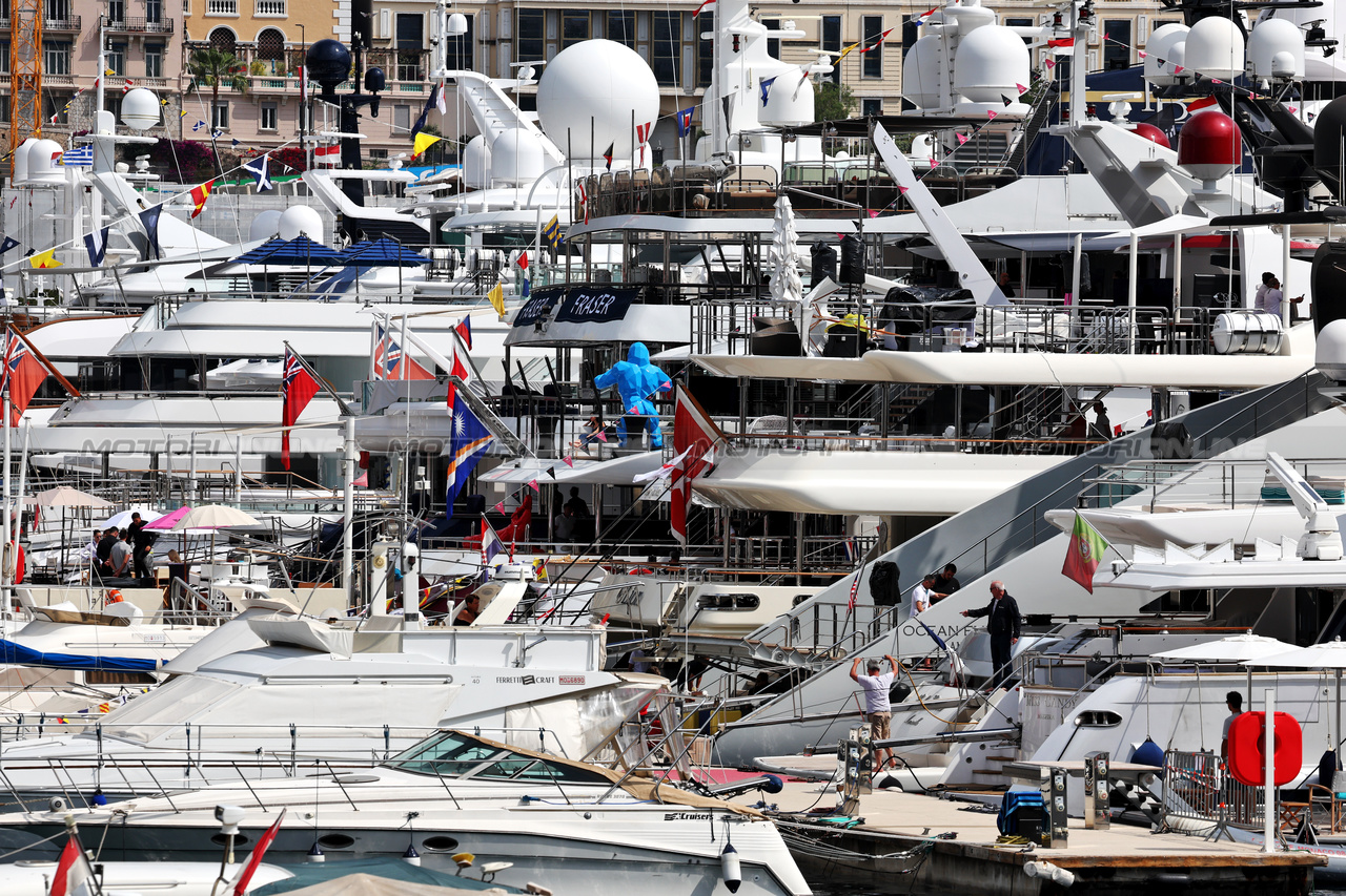 GP MONACO, Boats in the scenic Monaco Harbour.

25.05.2023. Formula 1 World Championship, Rd 7, Monaco Grand Prix, Monte Carlo, Monaco, Preparation Day.

- www.xpbimages.com, EMail: requests@xpbimages.com ¬© Copyright: Moy / XPB Images
