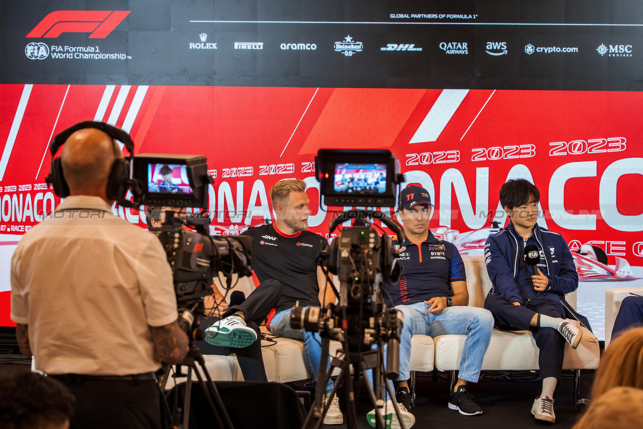 GP MONACO, (L to R): Kevin Magnussen (DEN) Haas F1 Team; Sergio Perez (MEX) Red Bull Racing; e Yuki Tsunoda (JPN) AlphaTauri, in the FIA Press Conference.

25.05.2023. Formula 1 World Championship, Rd 7, Monaco Grand Prix, Monte Carlo, Monaco, Preparation Day.

- www.xpbimages.com, EMail: requests@xpbimages.com ¬© Copyright: Bearne / XPB Images
