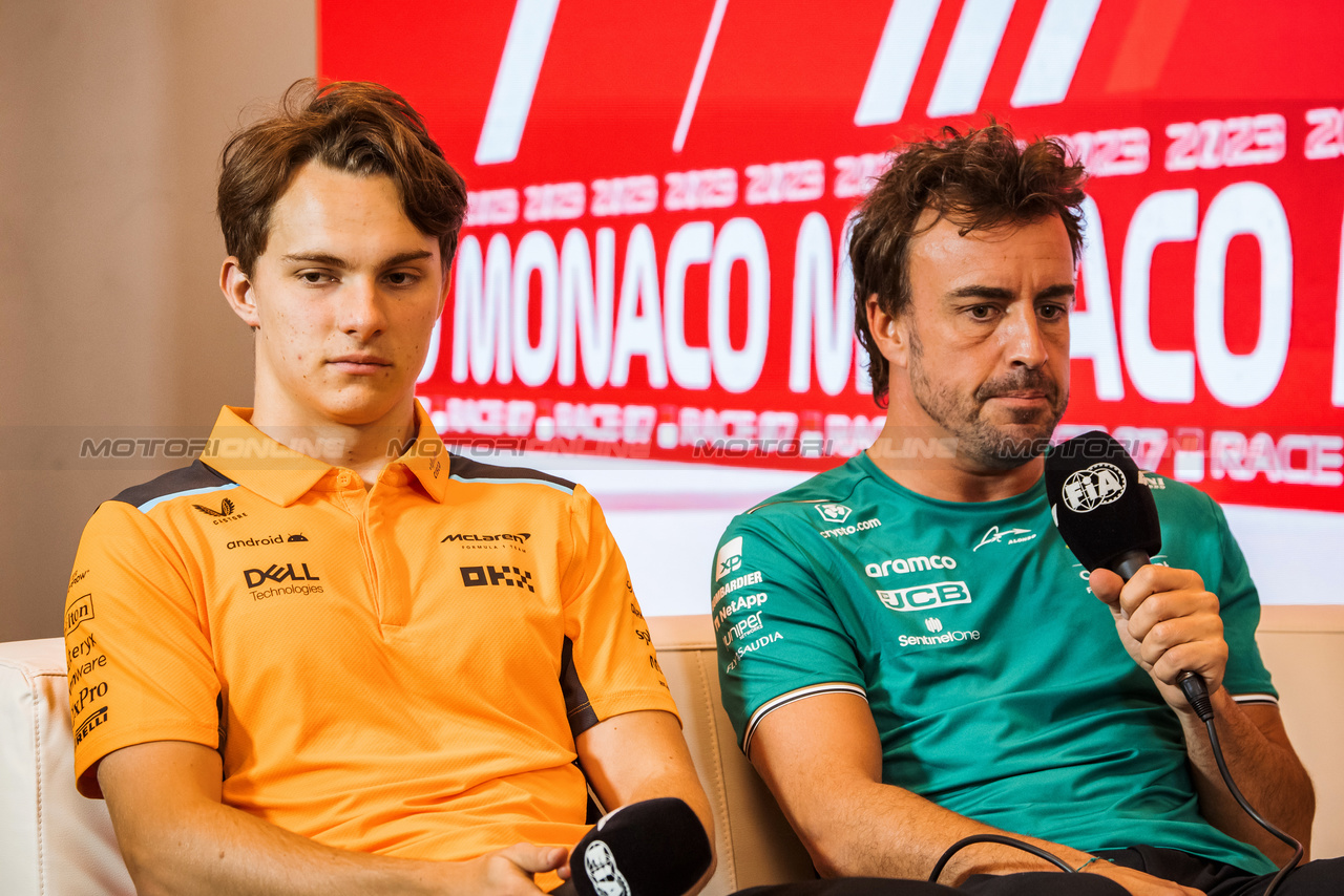 GP MONACO, (L to R): Oscar Piastri (AUS) McLaren e Fernando Alonso (ESP) Aston Martin F1 Team in the FIA Press Conference.

25.05.2023. Formula 1 World Championship, Rd 7, Monaco Grand Prix, Monte Carlo, Monaco, Preparation Day.

- www.xpbimages.com, EMail: requests@xpbimages.com ¬© Copyright: Bearne / XPB Images