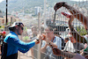 GP MONACO, Logan Sargeant (USA) Williams Racing with fans.
25.05.2023. Formula 1 World Championship, Rd 7, Monaco Grand Prix, Monte Carlo, Monaco, Preparation Day.
- www.xpbimages.com, EMail: requests@xpbimages.com ¬© Copyright: Batchelor / XPB Images