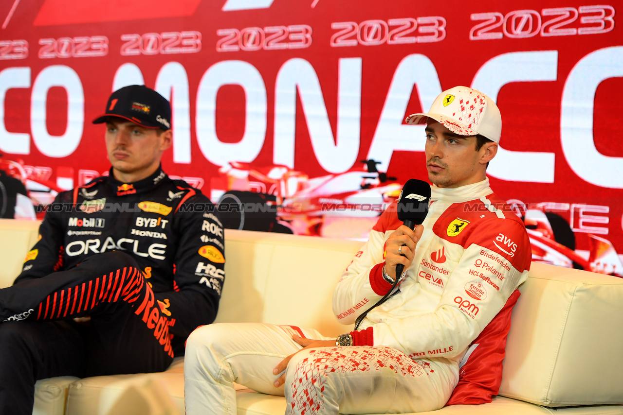 GP MONACO, Charles Leclerc (MON) Ferrari e Max Verstappen (NLD) Red Bull Racing in the post qualifying FIA Press Conference.

27.05.2023. Formula 1 World Championship, Rd 7, Monaco Grand Prix, Monte Carlo, Monaco, Qualifiche Day.

- www.xpbimages.com, EMail: requests@xpbimages.com ¬© Copyright: Price / XPB Images