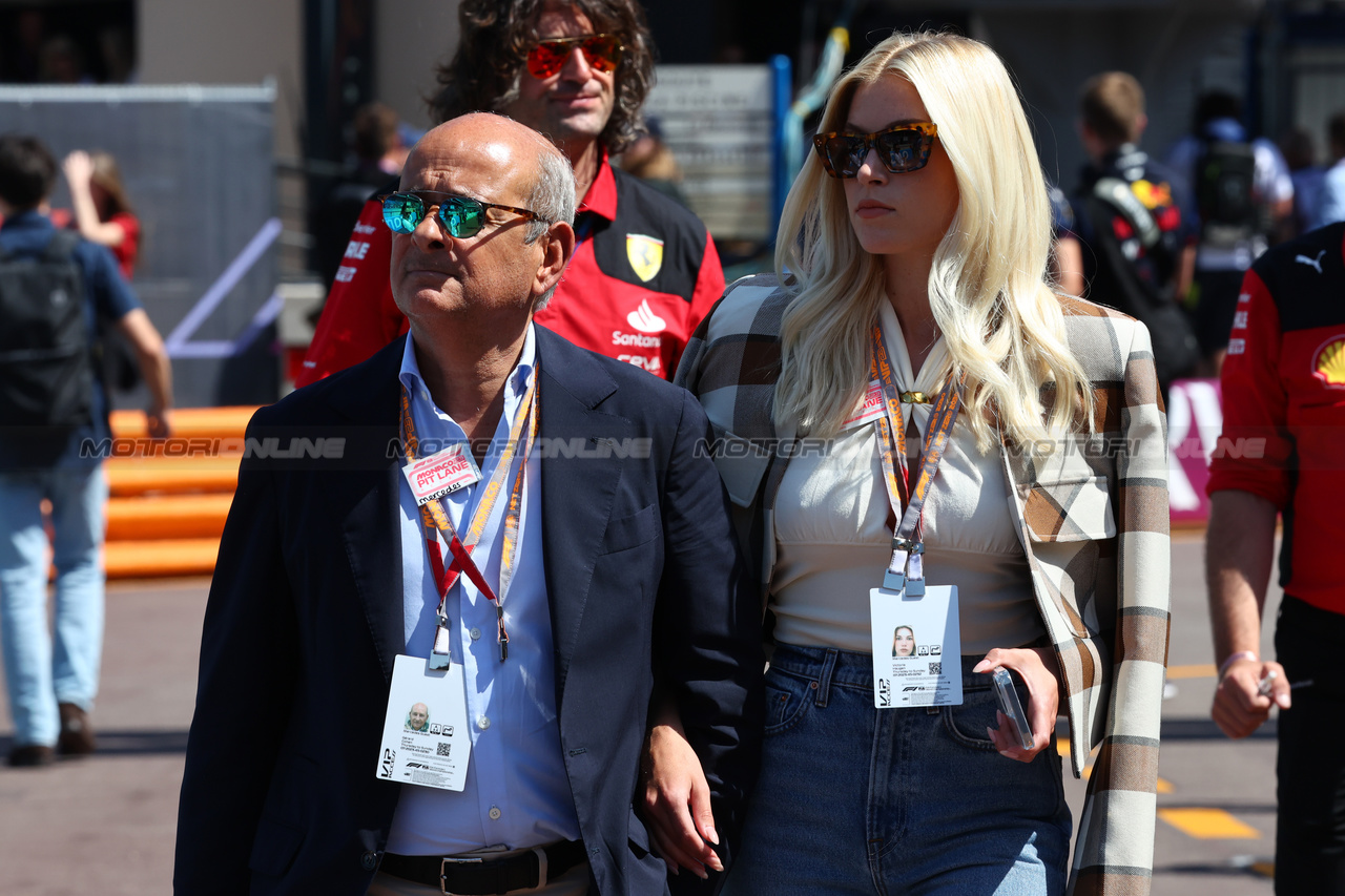 GP MONACO, Gerard Cohen (SUI) Banker (Left) with Victoria Haugen.

27.05.2023. Formula 1 World Championship, Rd 7, Monaco Grand Prix, Monte Carlo, Monaco, Qualifiche Day.

- www.xpbimages.com, EMail: requests@xpbimages.com ¬© Copyright: Batchelor / XPB Images